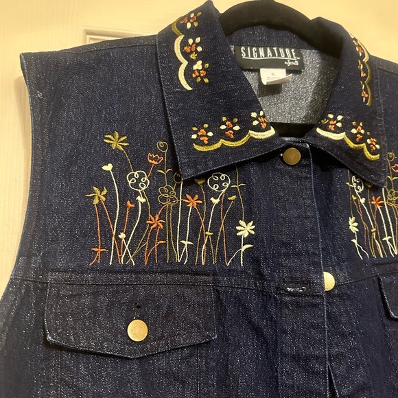 ❗️ Signature by Jerell Denim Sleeveless Embroidered Vest Size XL - Picture 4 of 13